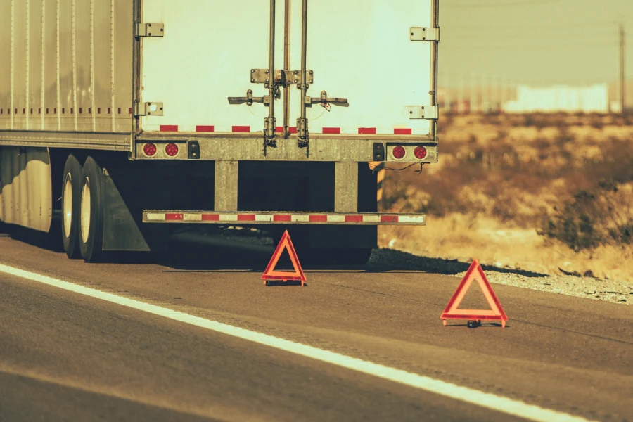 Common Signs Your Trailer Tires Need Immediate Repair in Batesville, MS